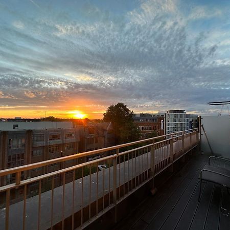 Spacious 2 Bedroom Penthouse Retreat London Bagian luar foto