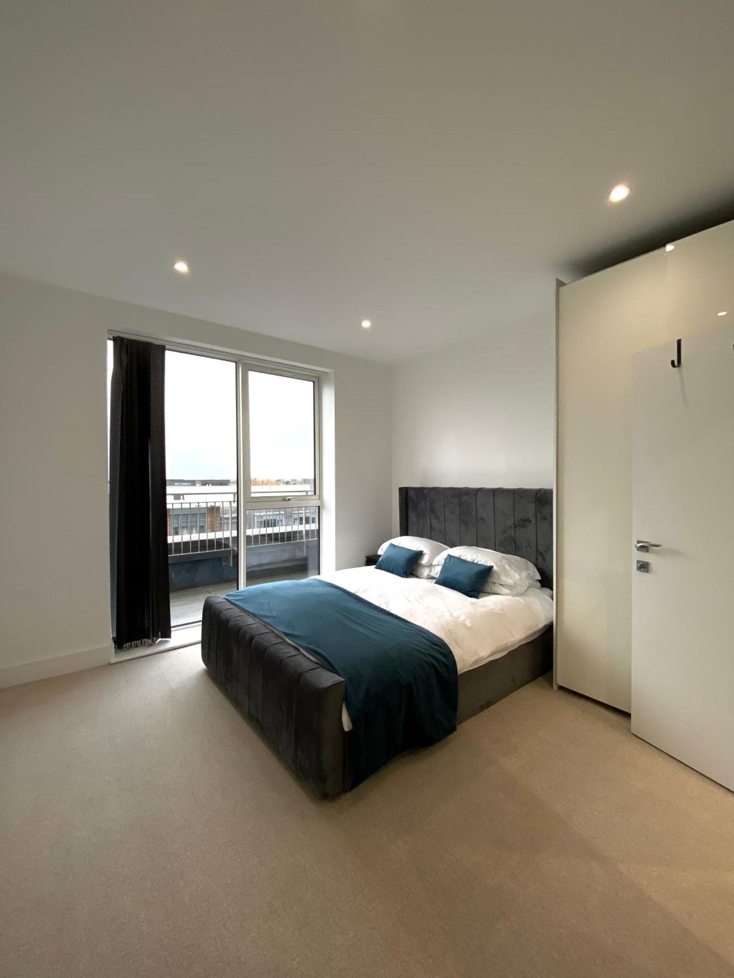 Spacious 2 Bedroom Penthouse Retreat London Bagian luar foto