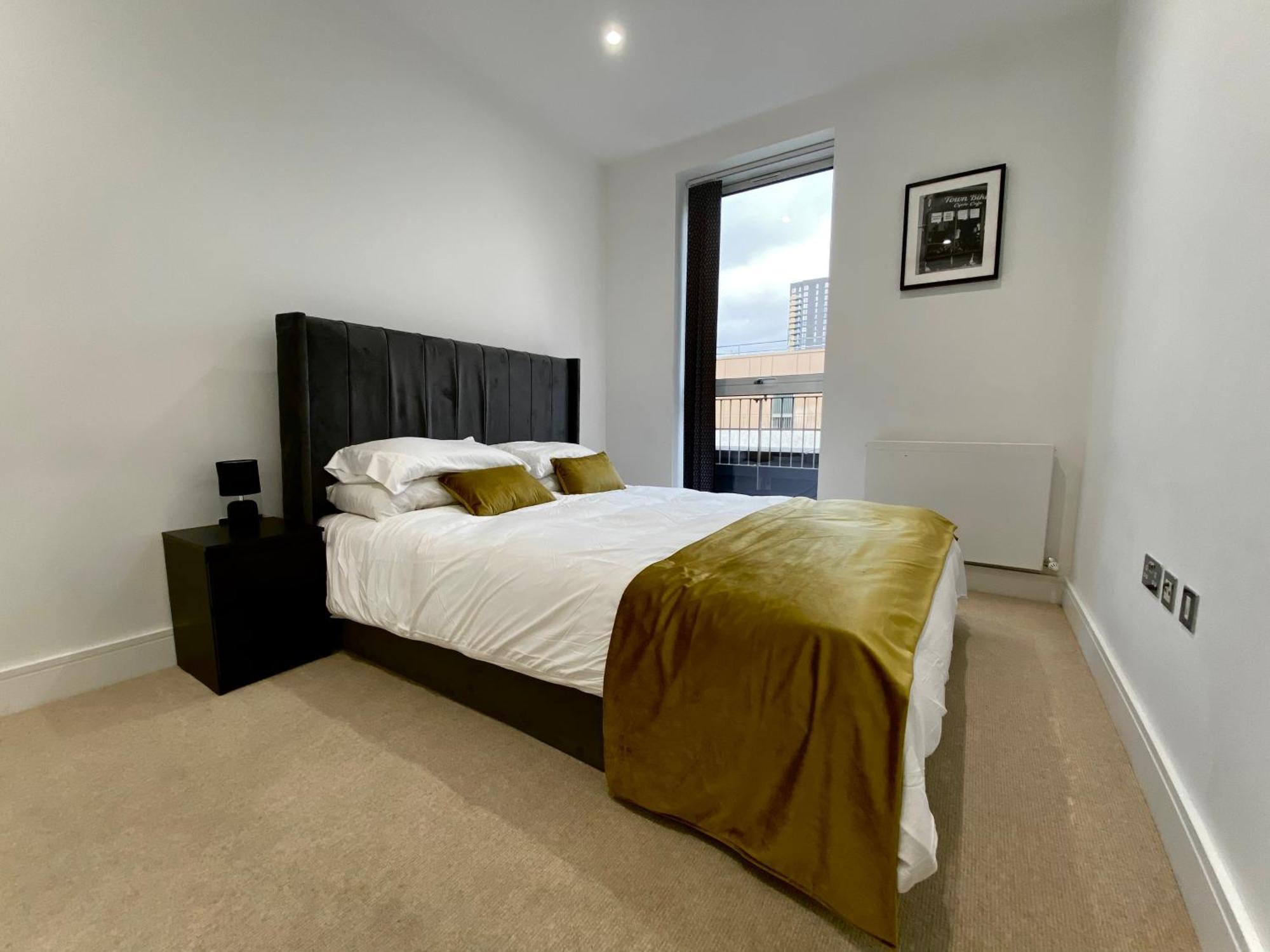 Spacious 2 Bedroom Penthouse Retreat London Bagian luar foto
