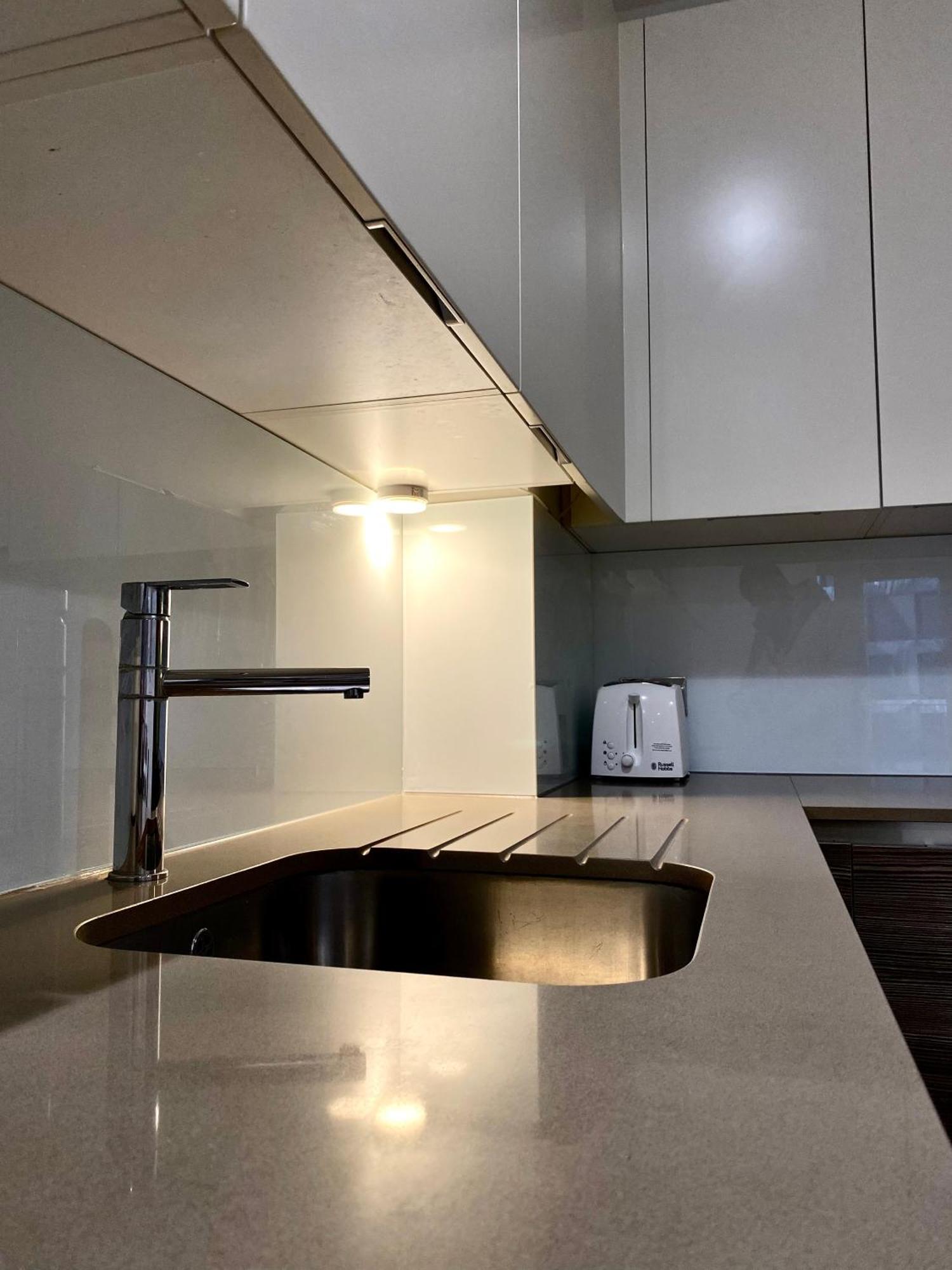 Spacious 2 Bedroom Penthouse Retreat London Bagian luar foto