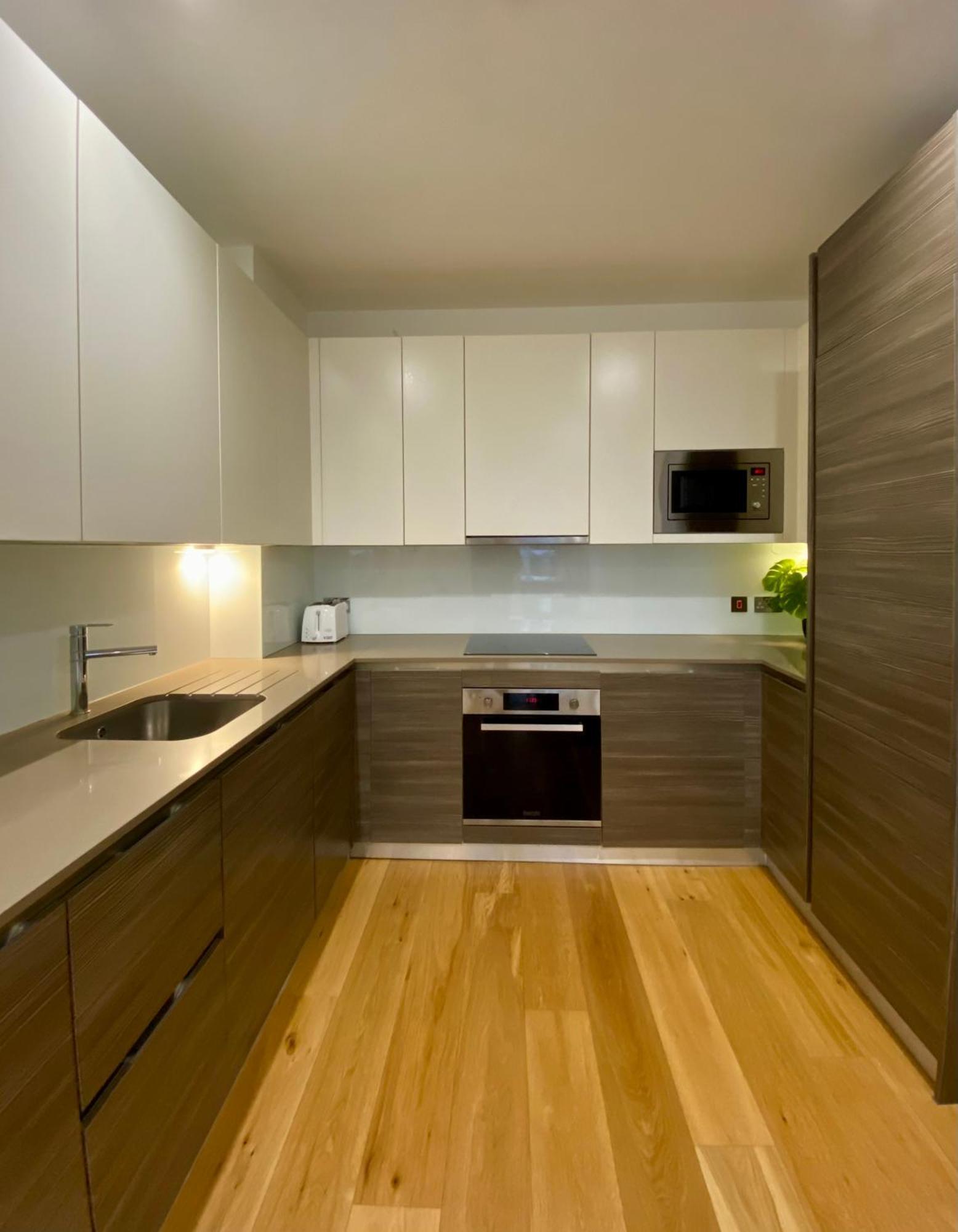 Spacious 2 Bedroom Penthouse Retreat London Bagian luar foto