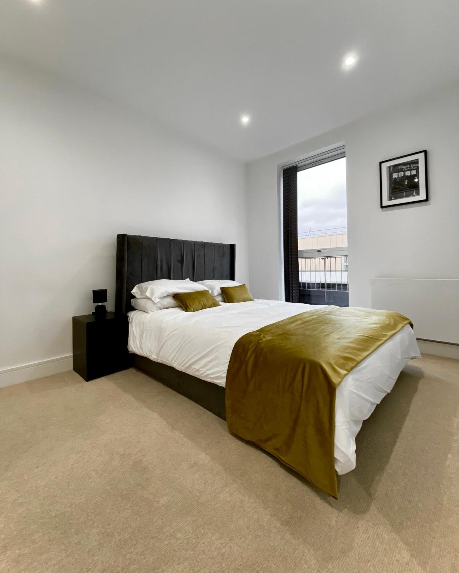 Spacious 2 Bedroom Penthouse Retreat London Bagian luar foto